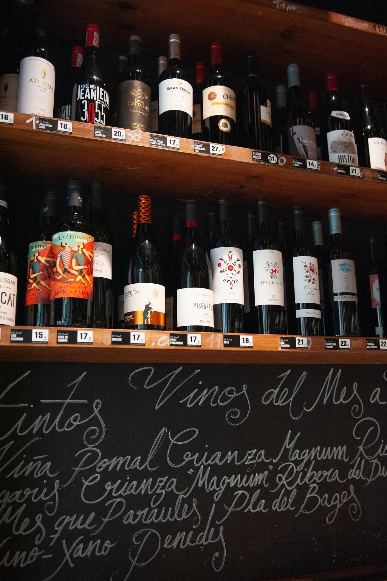 Estantería de vinos