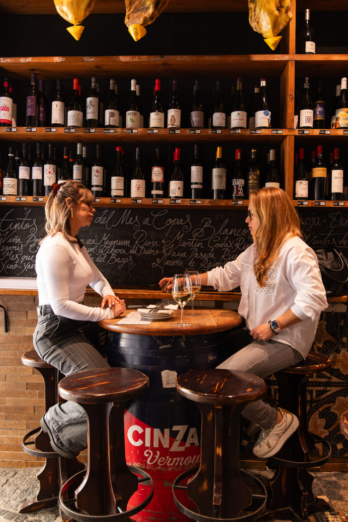 vinos y tapas para compartir